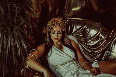 cleopatra photoshoot